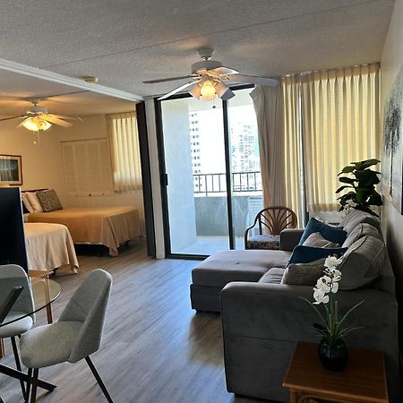 Island Vacations Aparthotel Хонолулу Екстериор снимка