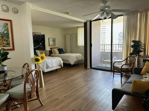 Island Vacations Aparthotel Хонолулу Екстериор снимка